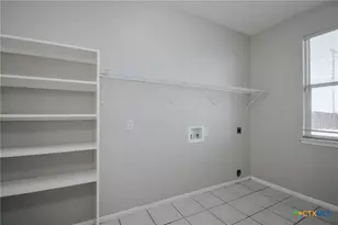 515 Bridle Ln, Victoria, TX 77904 - Photo 12