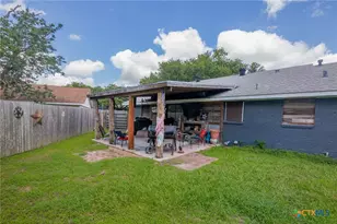 701 Morning Glory Ln, Victoria, TX 77904 - Photo 26