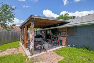701 Morning Glory Ln, Victoria, TX 77904 - Photo 26