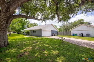 701 Morning Glory Ln, Victoria, TX 77904 - Photo 20