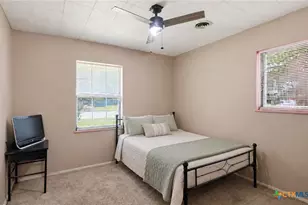 701 Morning Glory Ln, Victoria, TX 77904 - Photo 16