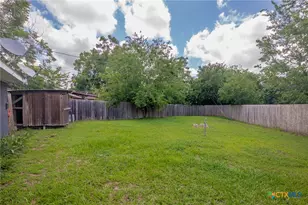 701 Morning Glory Ln, Victoria, TX 77904 - Photo 24