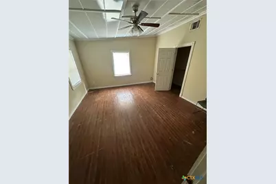 205 S Valley Street, Cuero, TX 77954 - Photo 8