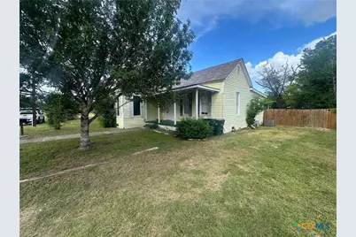 205 S Valley Street, Cuero, TX 77954 - Photo 2