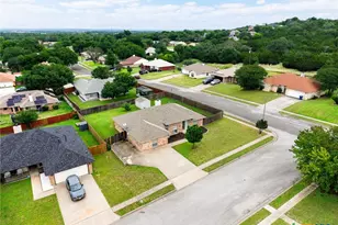 907 Vernon Dr, Copperas Cove, TX 76522 - Photo 2