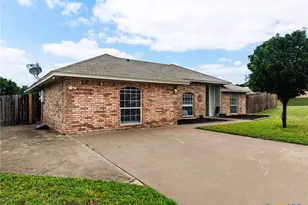 907 Vernon Dr, Copperas Cove, TX 76522 - Photo 2