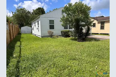 1307 E Mistletoe Avenue, Victoria, TX 77901 - Photo 16
