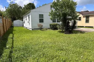 1307 E Mistletoe Ave, Victoria, TX 77901 - Photo 16