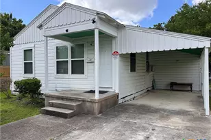 1307 E Mistletoe Ave, Victoria, TX 77901 - Photo 2