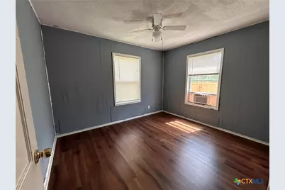 1307 E Mistletoe Avenue, Victoria, TX 77901 - Photo 10