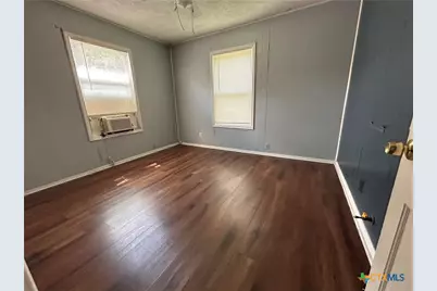 1307 E Mistletoe Avenue, Victoria, TX 77901 - Photo 12