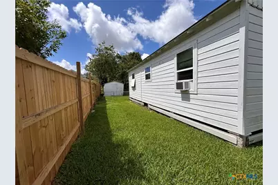 1307 E Mistletoe Avenue, Victoria, TX 77901 - Photo 18