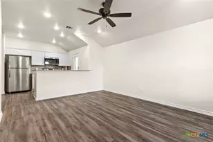 305 Lost Trl, Copperas Cove, TX 76522 - Photo 2