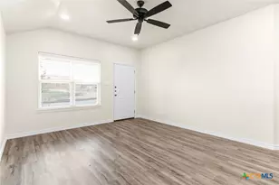 305 Lost Trl, Copperas Cove, TX 76522 - Photo 4