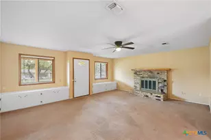 185 Oklahoma Ave, New Braunfels, TX 78130 - Photo 8
