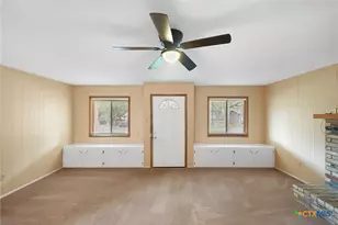 185 Oklahoma Ave, New Braunfels, TX 78130 - Photo 6