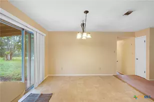 185 Oklahoma Ave, New Braunfels, TX 78130 - Photo 10