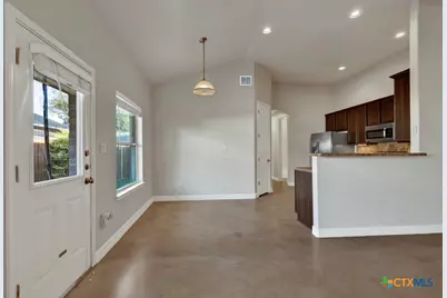 388 E Faust Street, New Braunfels, TX 78130 - Photo 6