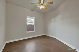 388 E Faust St, New Braunfels, TX 78130 - Photo 12