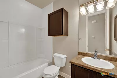 388 E Faust Street, New Braunfels, TX 78130 - Photo 10