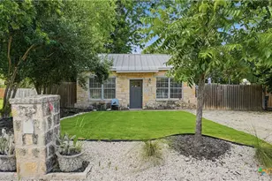 1650 Katy St, New Braunfels, TX 78130 - Photo 2