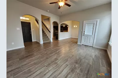 319 Creekside Curve, New Braunfels, TX 78130 - Photo 4