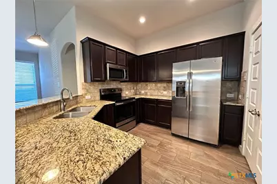 371 Creekside Curve, New Braunfels, TX 78130 - Photo 8