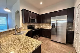 371 Creekside Curve, New Braunfels, TX 78130 - Photo 8