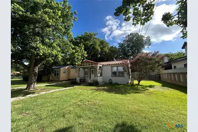 1030 Cole Avenue, New Braunfels, TX 78130 - Photo 4