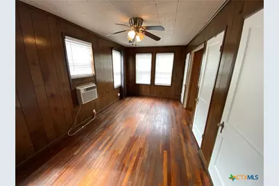 1030 Cole Avenue, New Braunfels, TX 78130 - Photo 18
