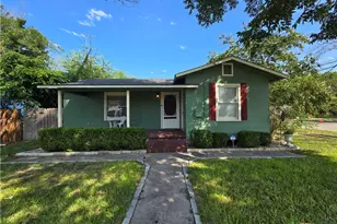 893 Pine St, New Braunfels, TX 78130 - Photo 2
