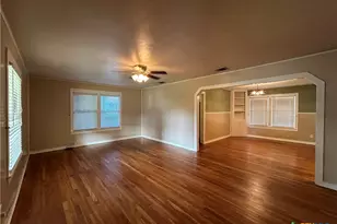 893 Pine St, New Braunfels, TX 78130 - Photo 6