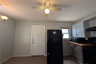 890 Josephine St, New Braunfels, TX 78130 - Photo 14