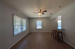 890 Josephine St, New Braunfels, TX 78130 - Photo 4