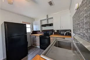 890 Josephine St, New Braunfels, TX 78130 - Photo 10