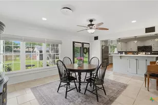 1031 E Walnut St, Seguin, TX 78155 - Photo 12