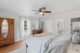 1031 E Walnut St, Seguin, TX 78155 - Photo 22