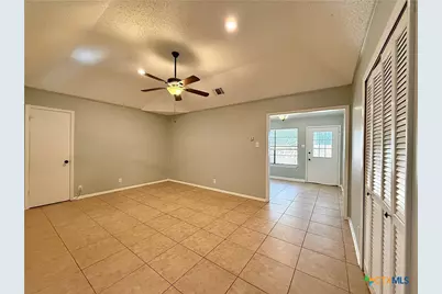 705 Woodcrest Circle, New Braunfels, TX 78130 - Photo 2
