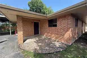 705 Woodcrest Cir, New Braunfels, TX 78130 - Photo 2