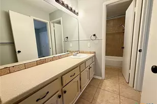 705 Woodcrest Cir, New Braunfels, TX 78130 - Photo 12