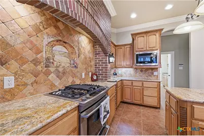 8006 Ridgeway Court, Nolanville, TX 76559 - Photo 6