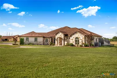 448 Champlain Street, Victoria, TX 77905 - Photo 2