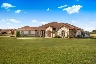 448 Champlain St, Victoria, TX 77905 - Photo 2