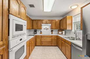 381 Norwood Dr, Woodway, TX 76712 - Photo 16