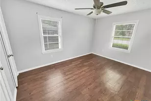 710 E 14th St, Cameron, TX 76520 - Photo 4
