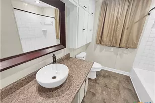 710 E 14th St, Cameron, TX 76520 - Photo 8