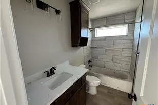 2570 Cowgirl Trl, Belton, TX 76513 - Photo 10
