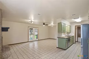 504 Dove, Victoria, TX 77905 - Photo 8