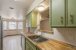 504 Dove, Victoria, TX 77905 - Photo 6