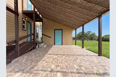 552 S Marshall Johnson Avenue, Port Lavaca, TX 77978 - Photo 6